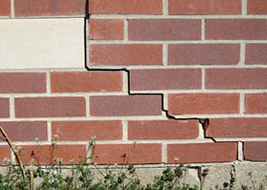 a foundation wall crack on a Advance home.